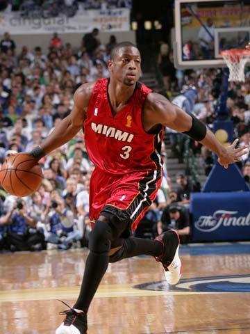 郭艾伦斩获MVP，终于圆梦，球迷释然（郭艾伦荣膺MVP，圆梦时刻，球迷释怀）