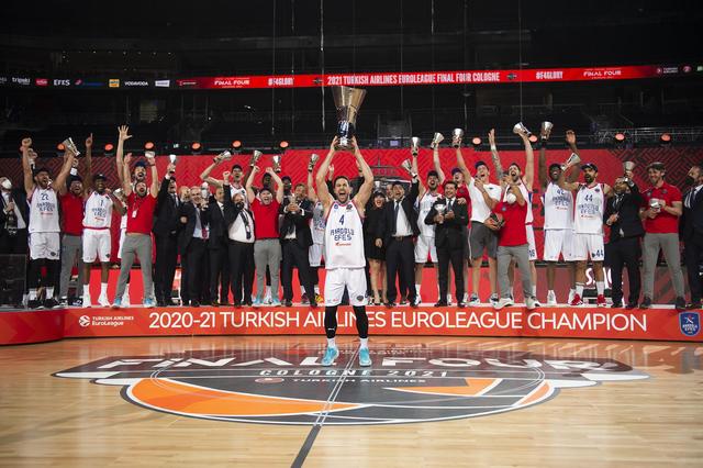 记者：孔蒂想回尤文，已经与基耶利尼进行初步接触（记者称孔蒂盼重返尤文，已与基耶利尼初步沟通）