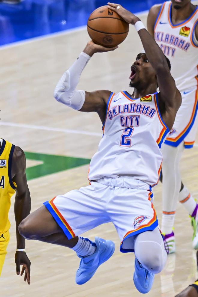 卡萨诺：长远看只有国米和那不勒斯争冠，而米兰会掉链子的（卡萨诺：长期来看争冠将成国米与那不勒斯双雄，米兰或将掉队）