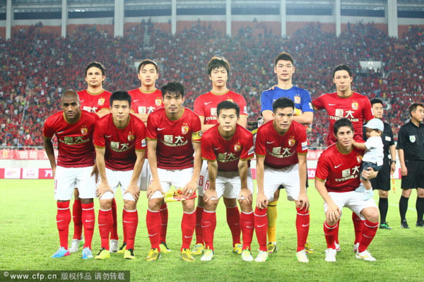 英超半场：泰特、威尔逊破门，维卡里奥送空门，热刺2-0富勒姆（英超半场战报：泰特、威尔逊进球，维卡里奥失误送空门，热刺2-0领先富勒姆）