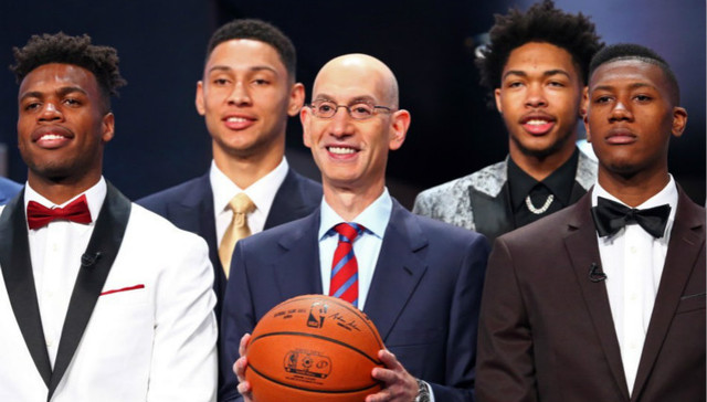 世体：莱万多夫斯基点亮纽约帝国大厦，以庆祝波兰独立日（西媒：莱万为庆祝波兰独立日点亮纽约帝国大厦）