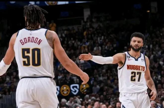 格拉斯纳：带法鹰夺欧联杯冠军永远难忘；格伊是位低调的领袖（格拉斯纳：与法鹰捧起欧联一生难忘；格伊是一位谦逊的领袖）