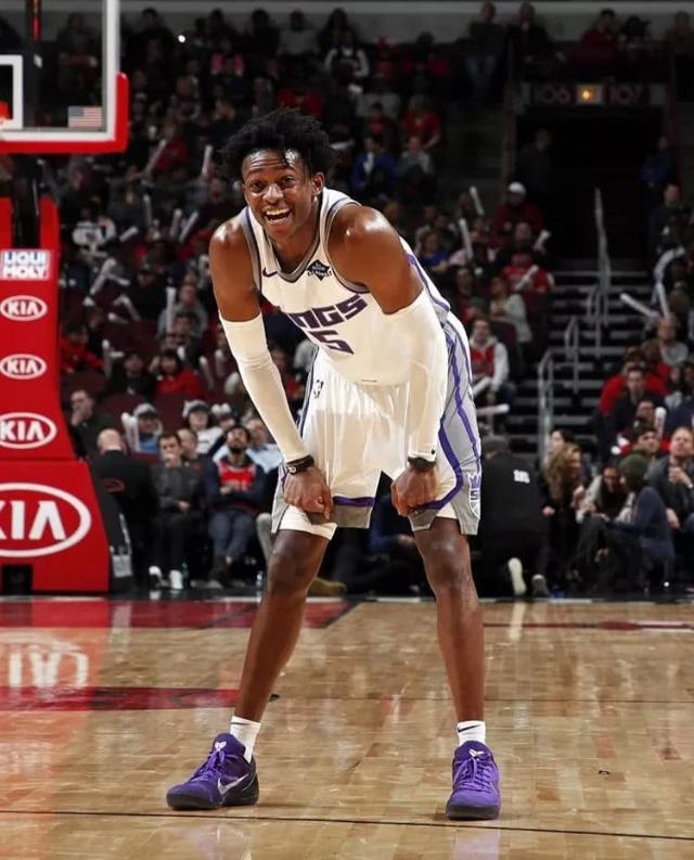 选择在伯纳乌领德国骑士十字勋章，克罗斯：皇马一直是我的家（将领奖地点定在伯纳乌，克罗斯获颁德国骑士十字勋章：皇马一直是我的家）