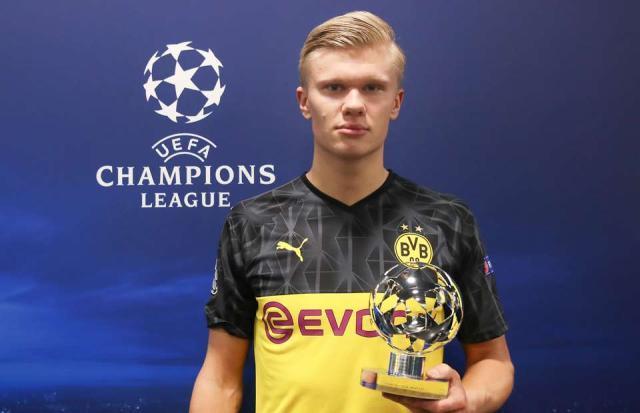 格拉斯纳：利物浦？我会在下个月开启和水晶宫的续约谈判（格拉斯纳回应利物浦传闻：下月将与水晶宫启动续约谈判）