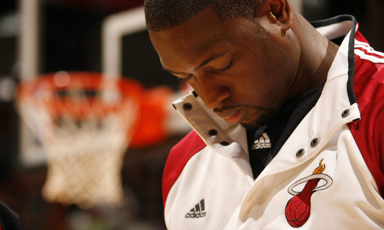 米兰助教兰杜奇称莱奥内收肌受伤明日检查（米兰助教兰杜奇：莱奥内收肌受伤，明日将接受检查）