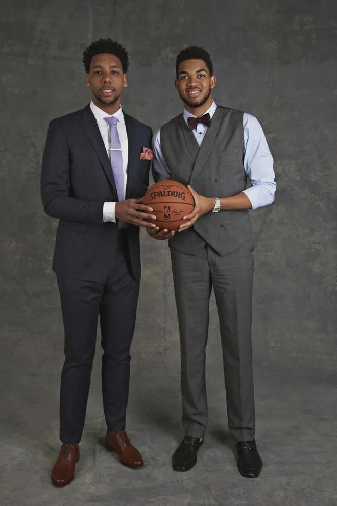 英超前瞻：埃弗顿状态正佳剑指三连胜，纽卡期盼扭转颓势（英超展望：埃弗顿气势如虹冲击三连胜，纽卡盼止跌反弹）