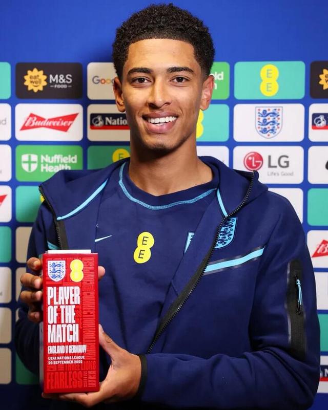 巴列卡诺前锋：为波兰效力将是种荣誉，不知能否实现（巴列卡诺前锋称代表波兰是荣誉，但能否成行仍未知）