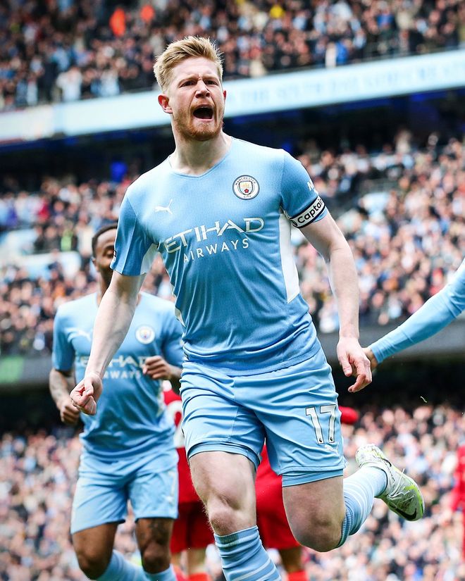 曼城U21中场放弃足球生涯，赴牛津大学攻读法律（曼城U21中场告别绿茵，转赴牛津大学攻读法学）